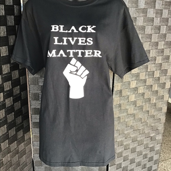 Black Lives Matter Graphic Tee - Picture 4 of 4